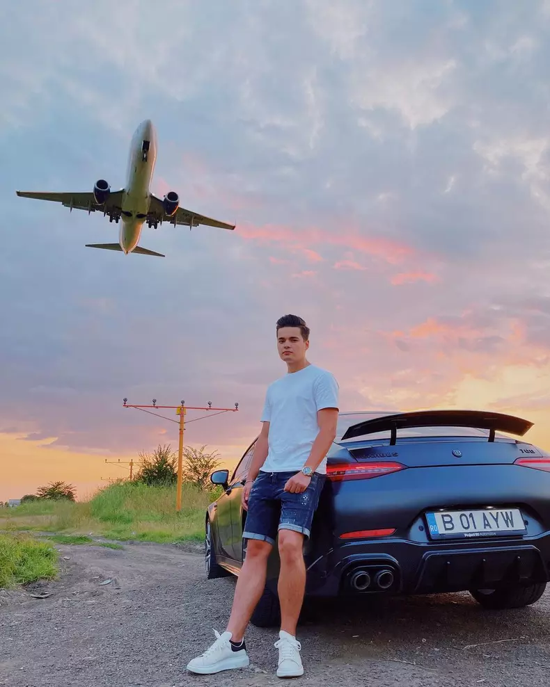 221905310_989442858476005_6981730213935601847_n