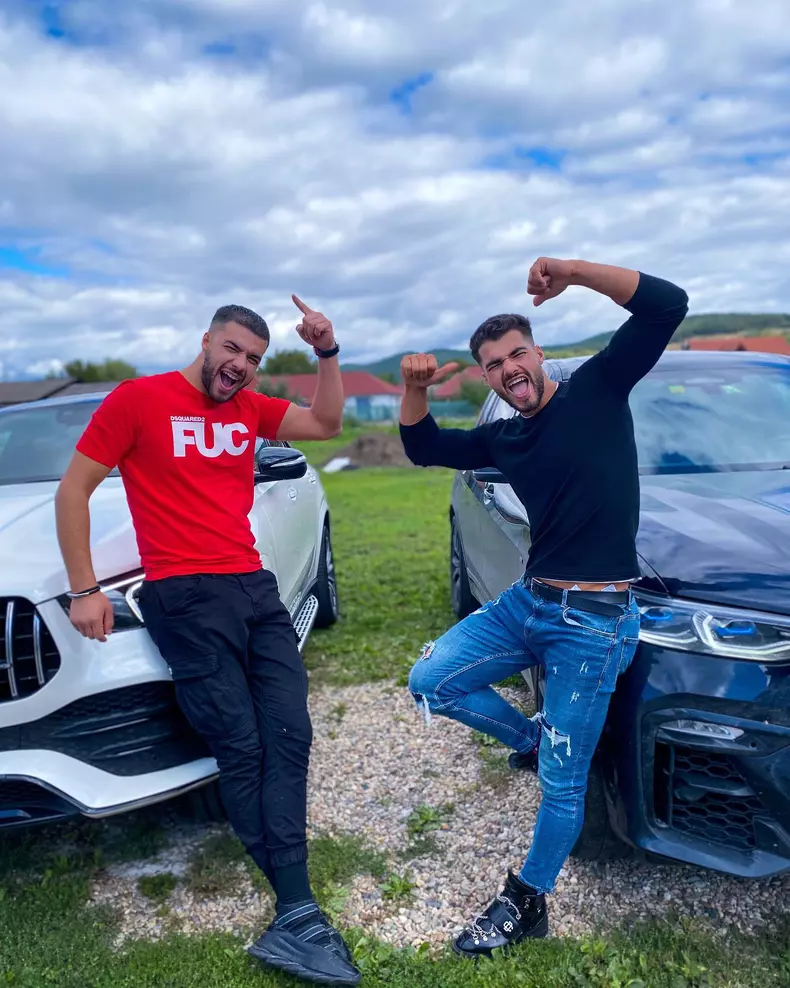 240928045_994907721050866_7314644907353611593_n