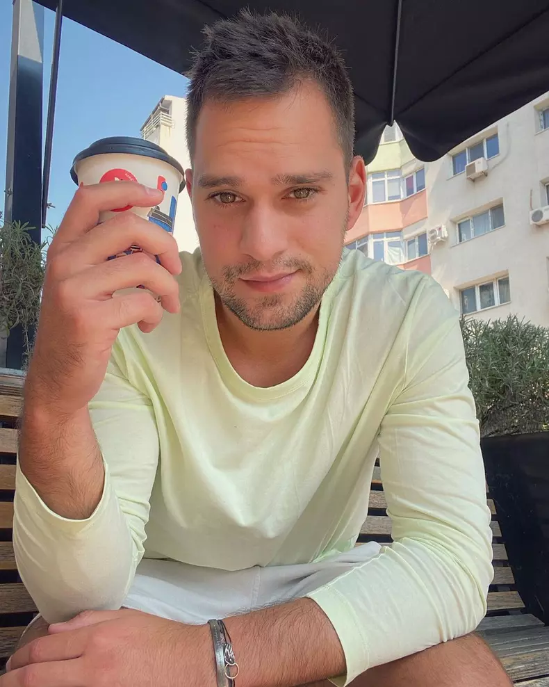 240416347_233734385199634_910331493160111538_n