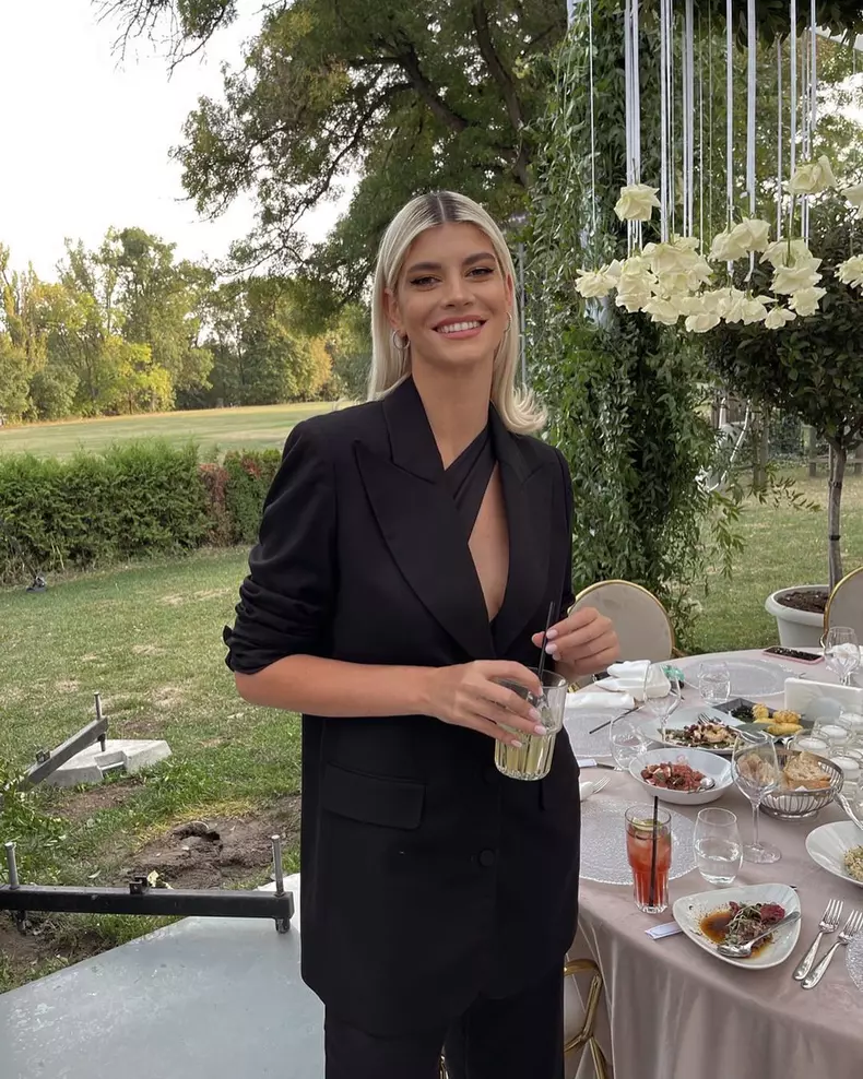 244081262_106468678395555_5232120136920526722_n