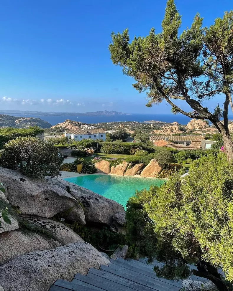 244229459_1076749349733499_6212204006706585225_n