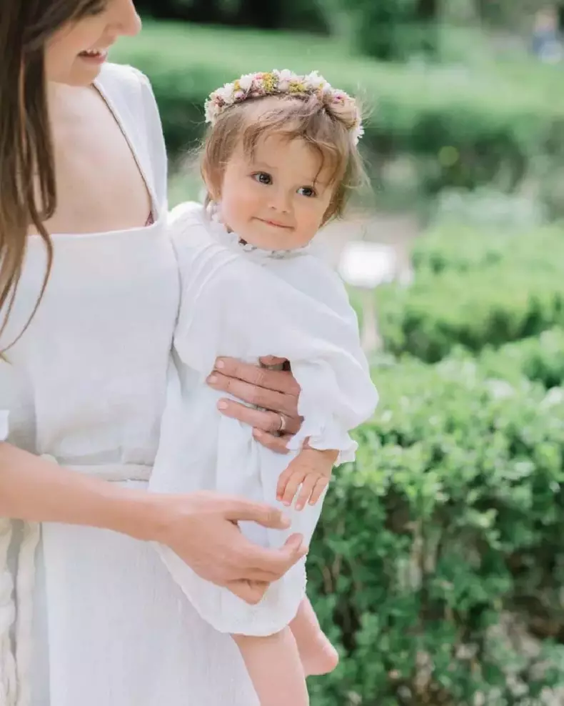 dana-rogoz-sarbatoare-mare-lia-a-implinit-un-an-2-819x1024-1