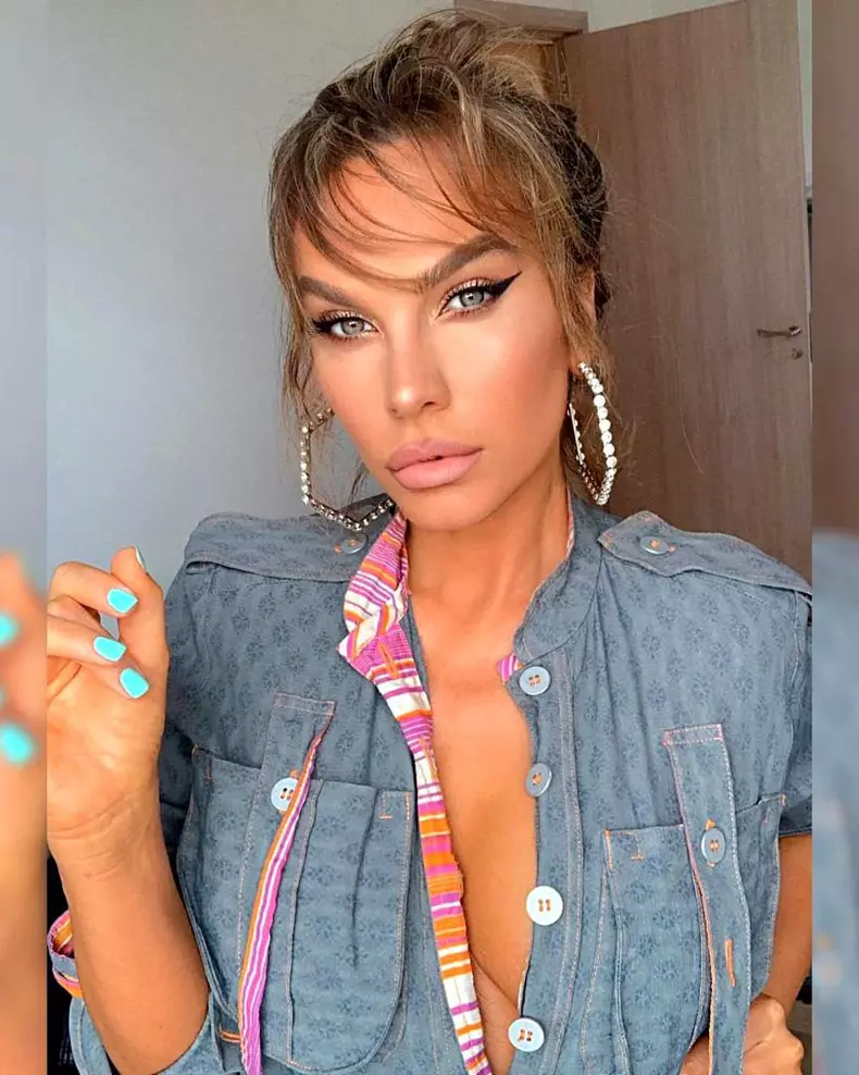 Anna-Lesko-8-819x1024-819x1024-1