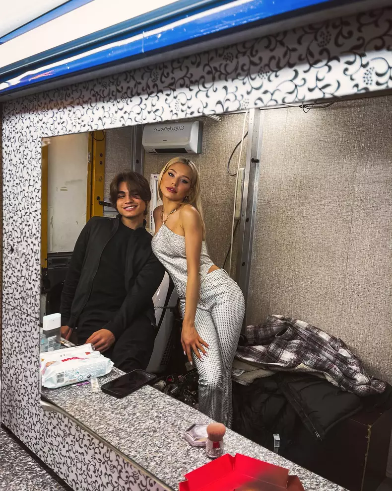 Lilian-Brinzari-de-la-Dacing-on-Ice-4