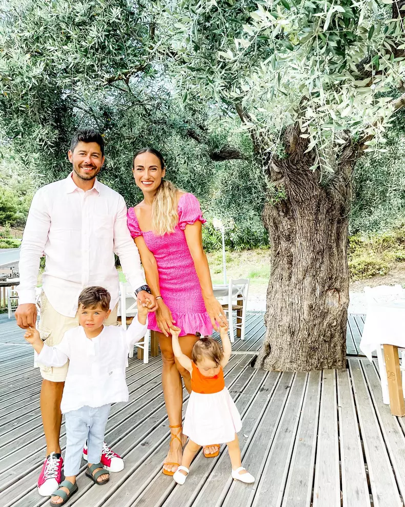 218054364_369970477815613_6764156637351272581_n-Copy