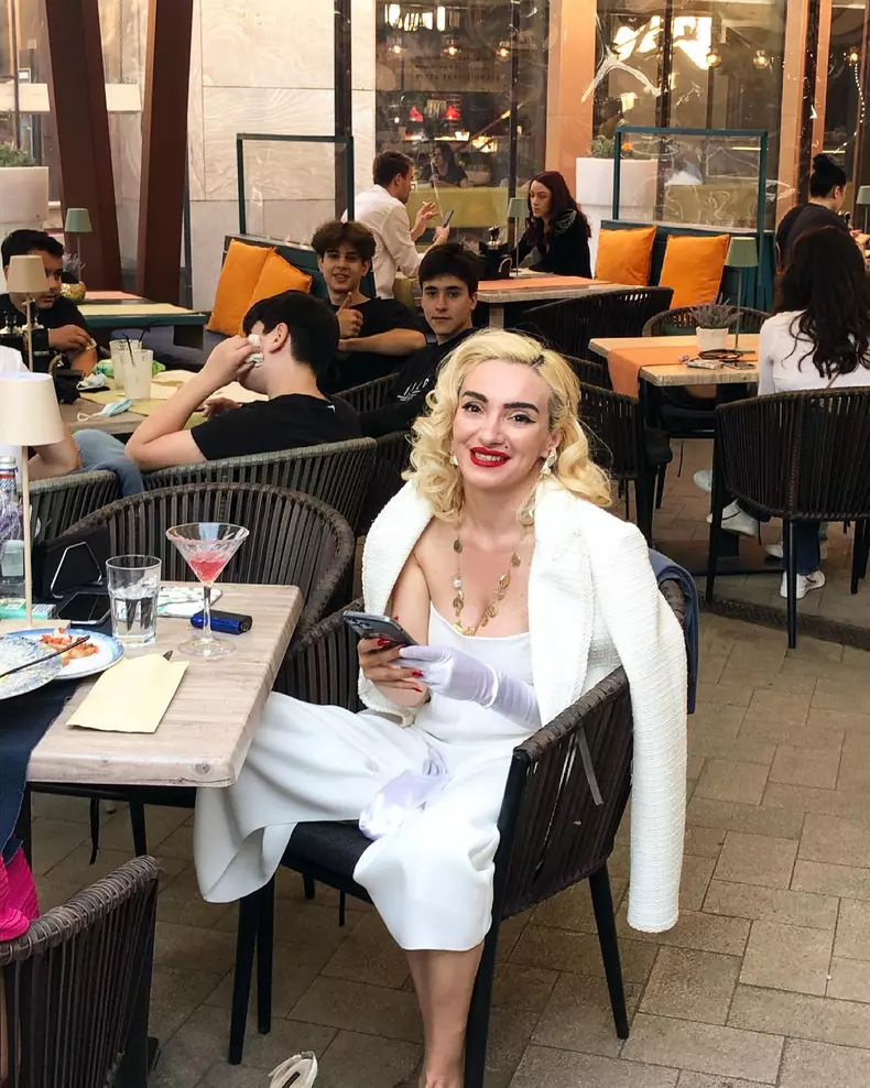 Ana-Morodan-isi-micsoreaza-sanii-2