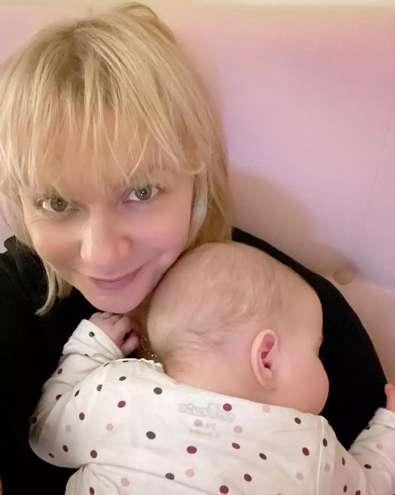 Micuta Eva si Cristina