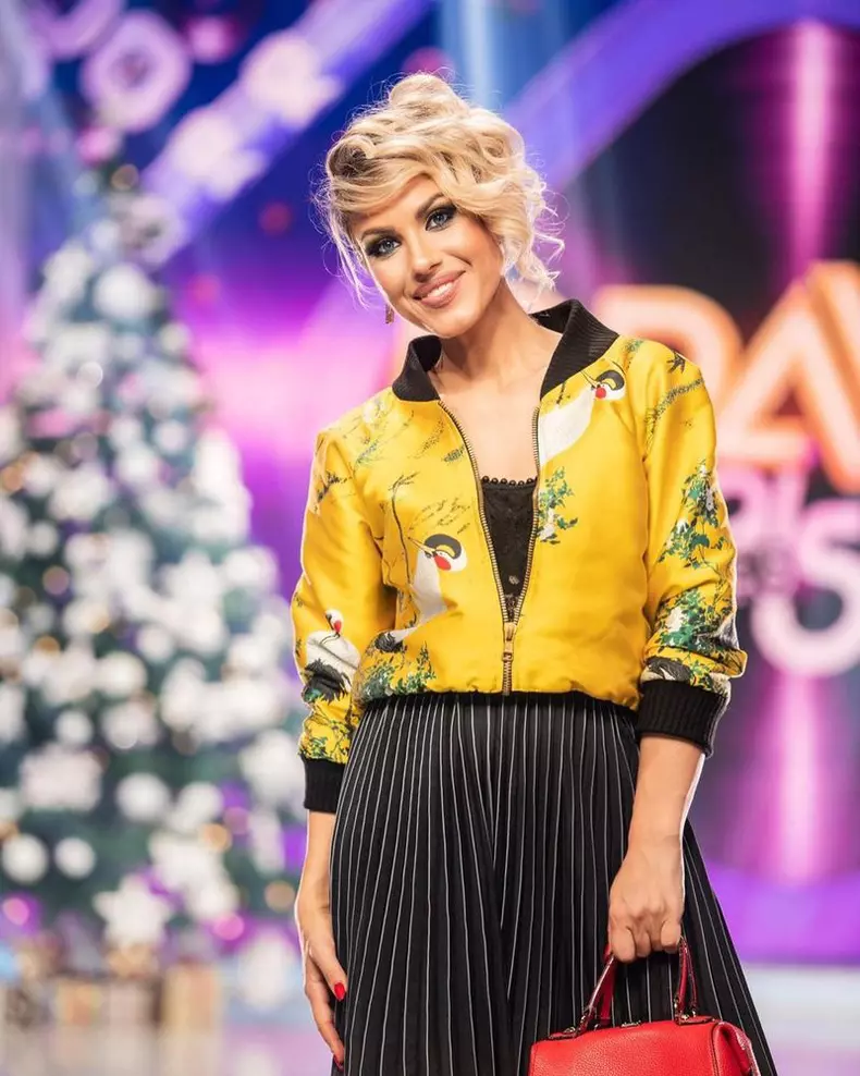 CANTAREATA AMNA SCANDAL