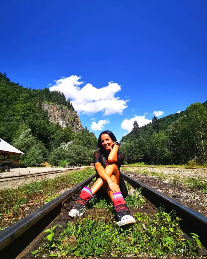 cine-este-alina-petre-7