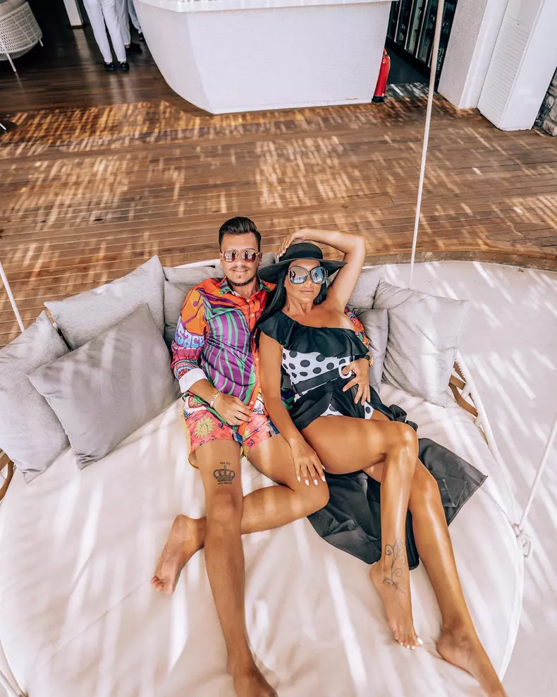 cine-este-andreea-tonciu-3