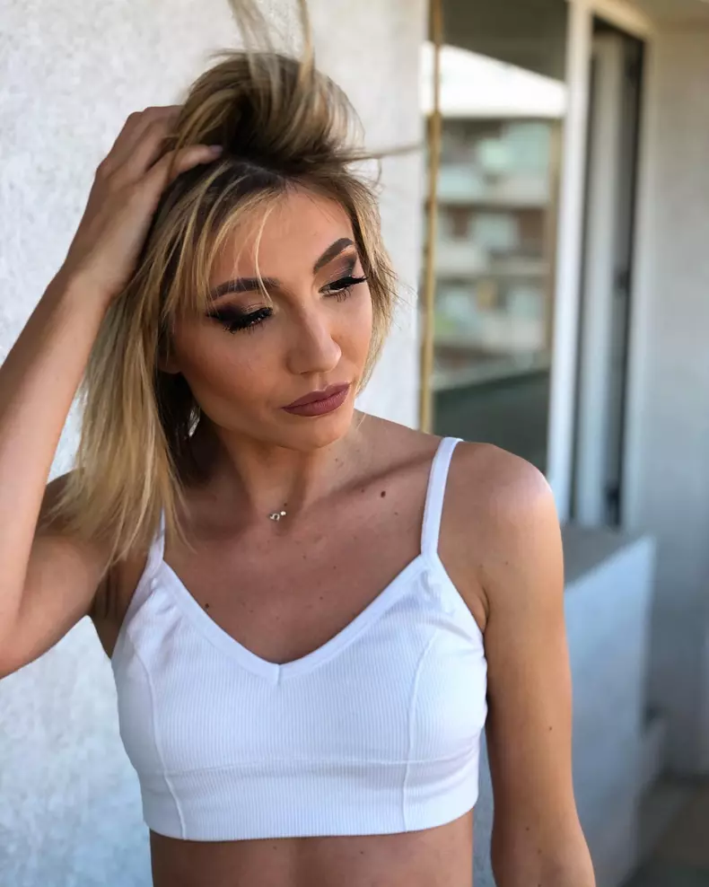 cine-este-monica-odagiu-3