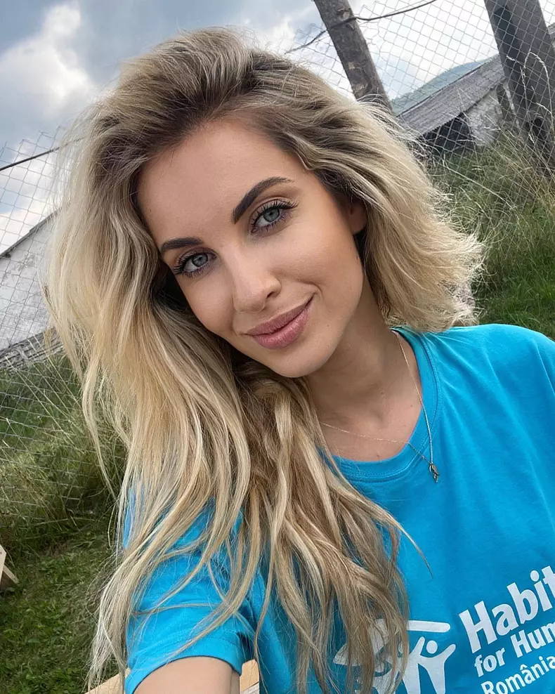 cine-este-otniela-sandu-3