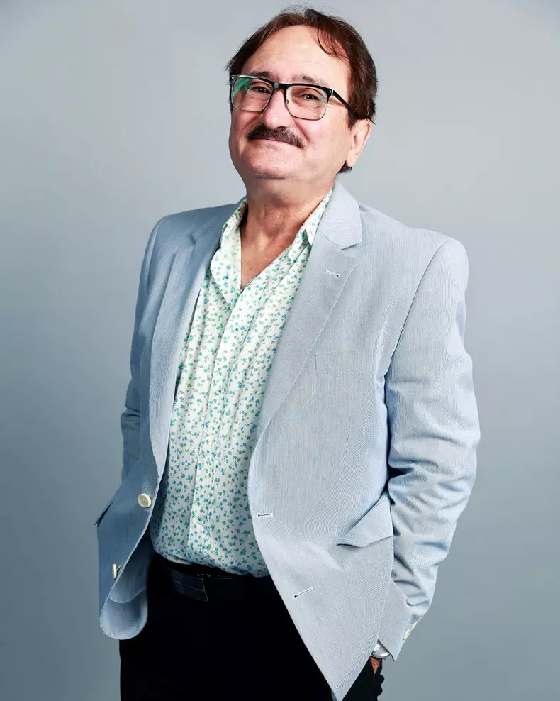 sunt-celebru-scoate-ma-de-aici-13