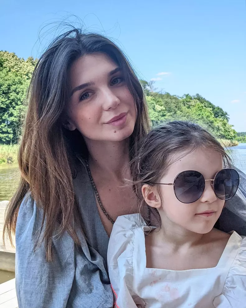 alice cavaleru si fiica sa