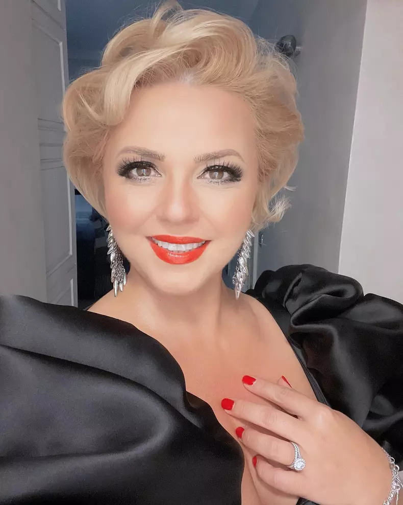 cornelia-rednic-frumoasa-1