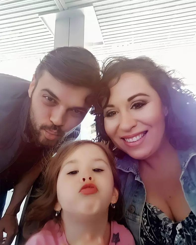 oana-roman-familie-1