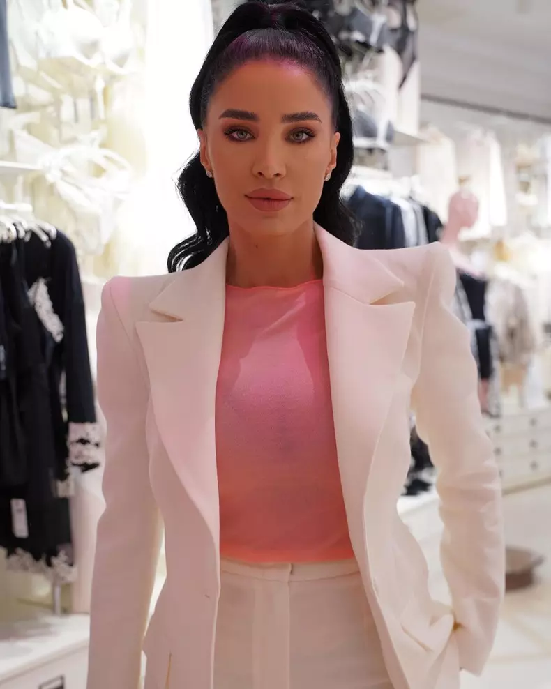 fiica-adelinei-pestritu-3