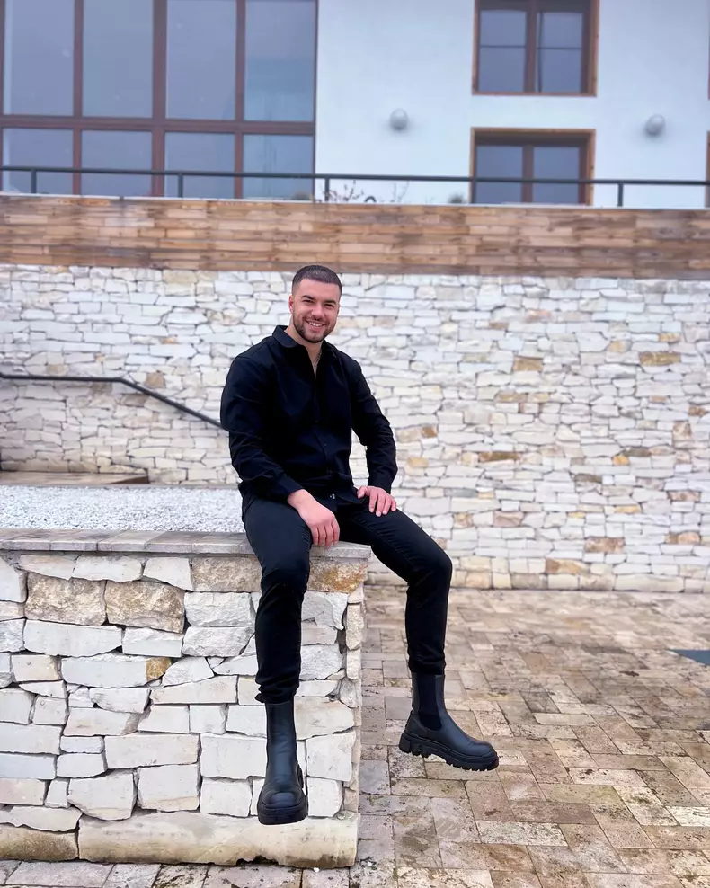 cine-este-culita-sterp-16