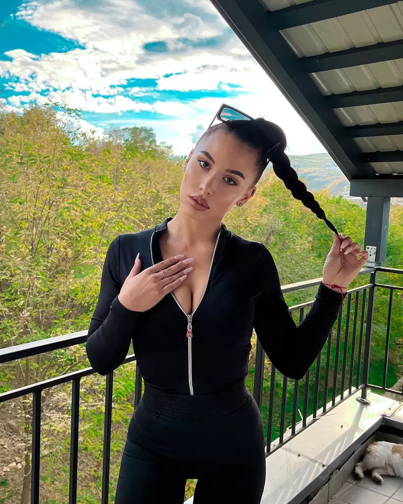 cine-este-stefania-stanila-4