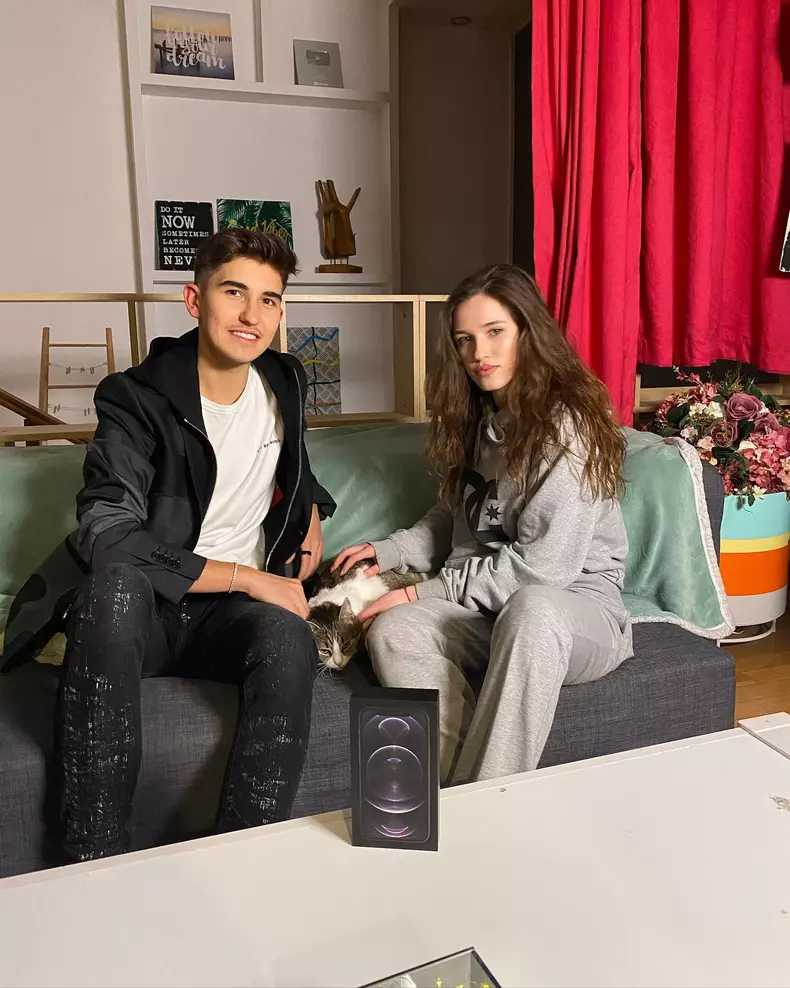 cine-este-ioana-ignat-iubita-lui-sebastian-dobrincu-9