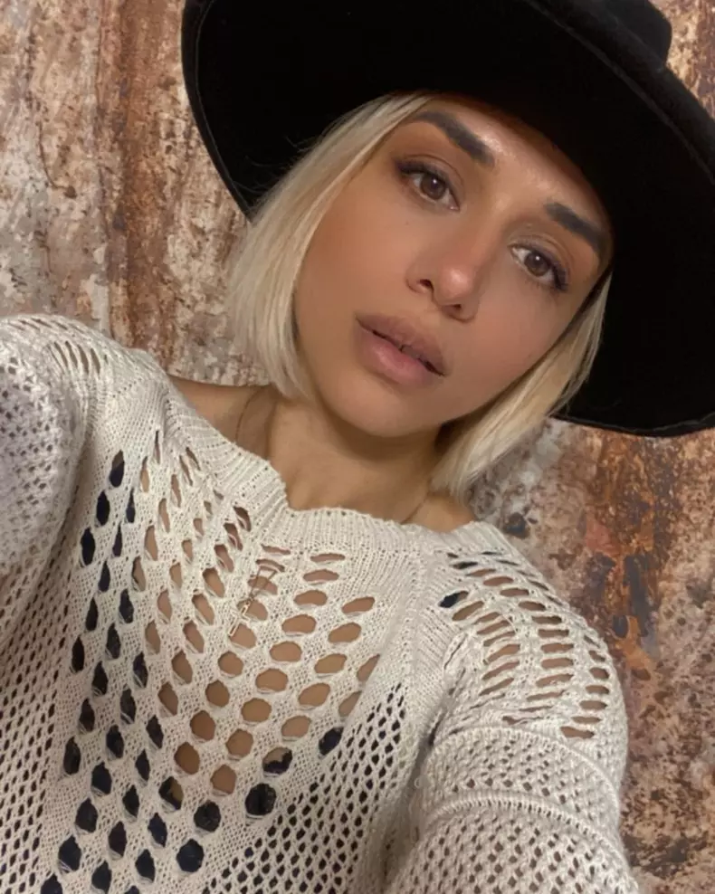 cine-este-sotia-lui-doc-9