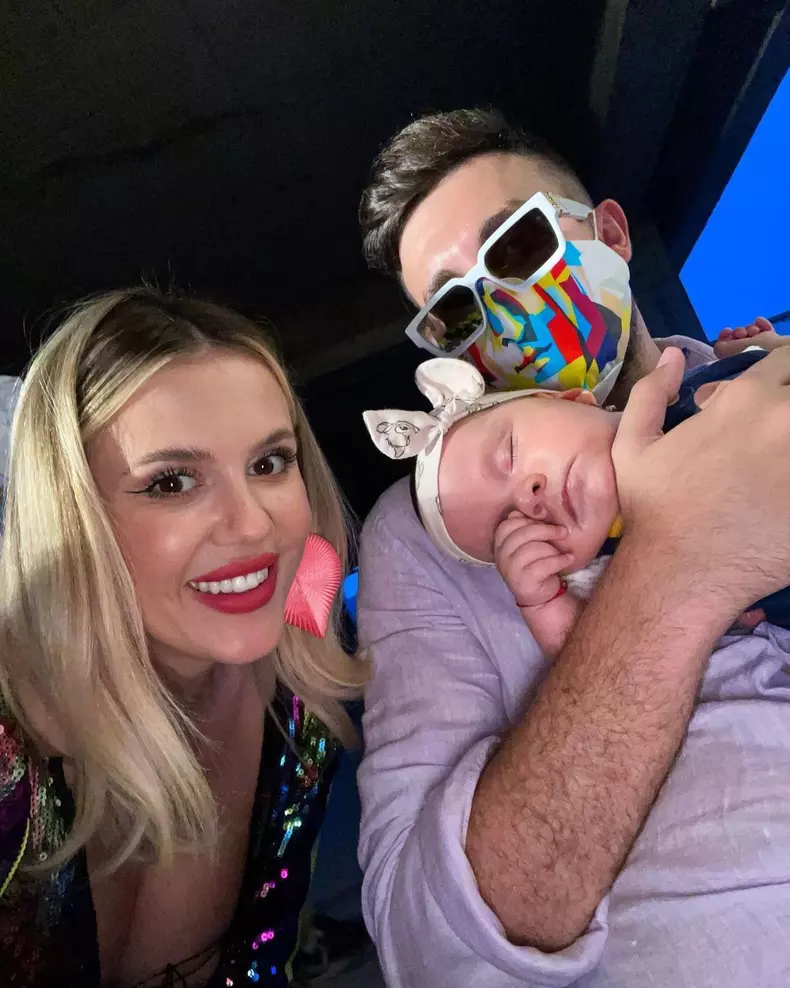 emily-burghelea-iubit-crop-1628503956