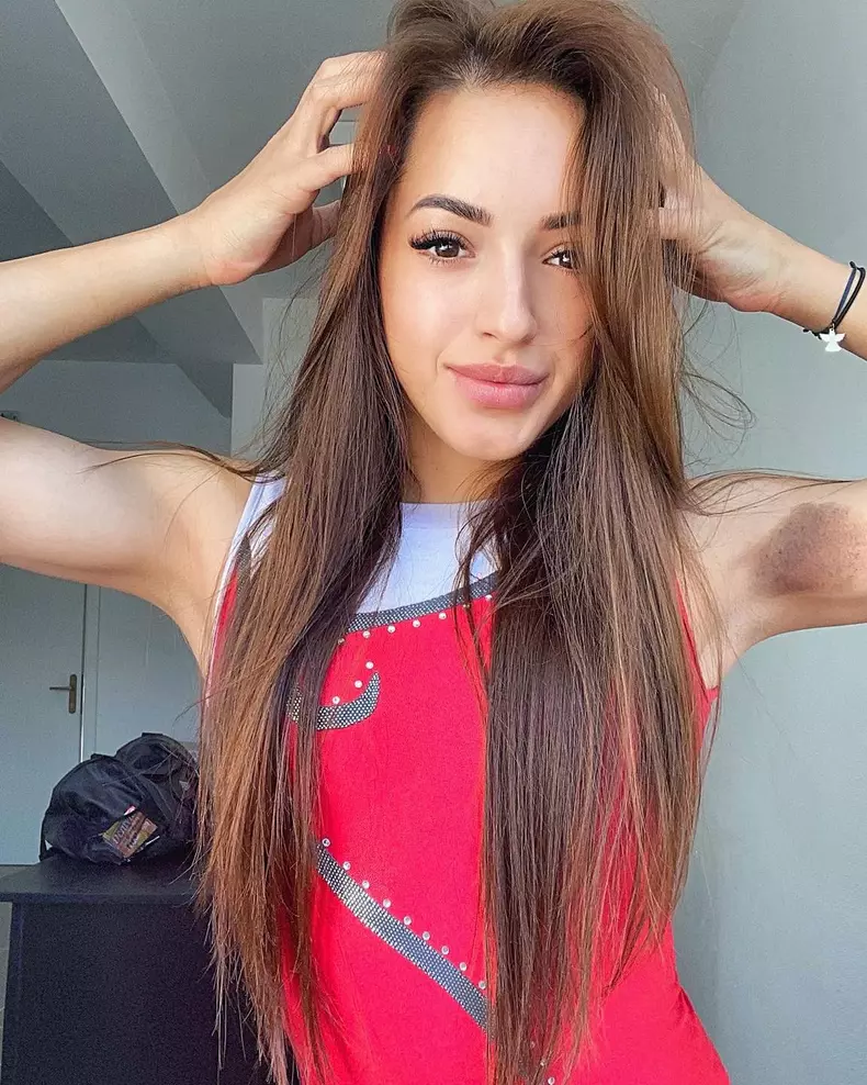 vedeta larisa iordache