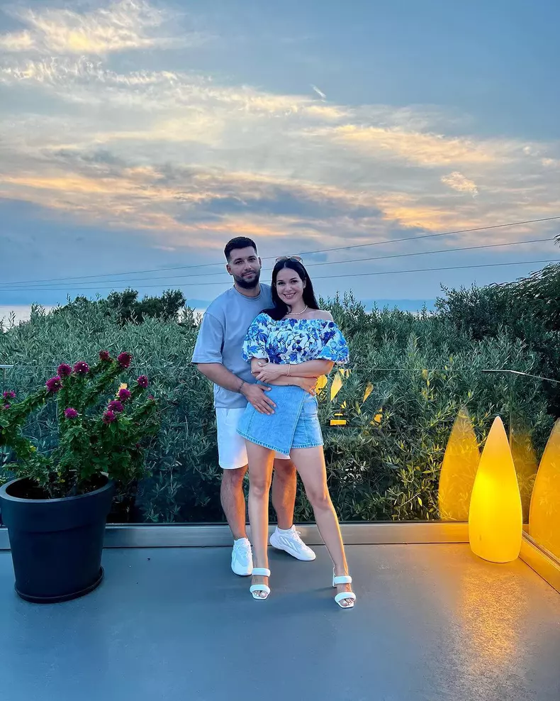 deea-maxer-a-facut-marele-anunt-dupa-cateva-luni-de-relatie-robert-drilea-a-facut-pasul-cel-mare-mi-a_2-1