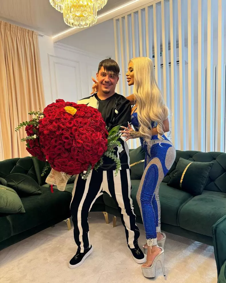 bogdan-de-la-ploiesti-si-cristina-pucean-tinta-ironiilor-pe-internet-dupa-ce-si-au-asortat-tinutele-znu