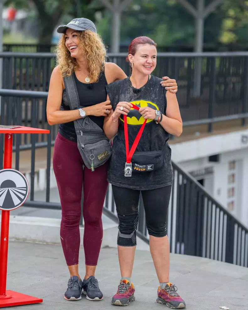 Anca Țurcașiu și Andreea Samson9