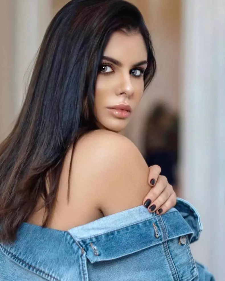 ileana lazariuc 222