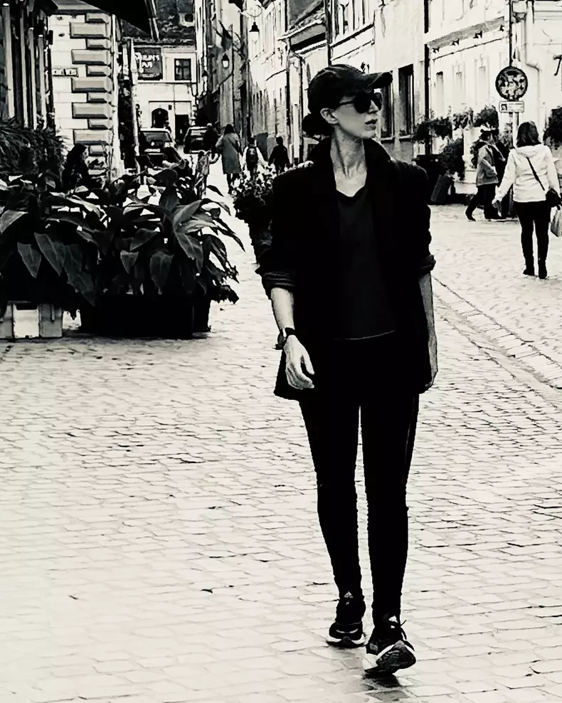 cine-este-Alina-Chivulescu-11