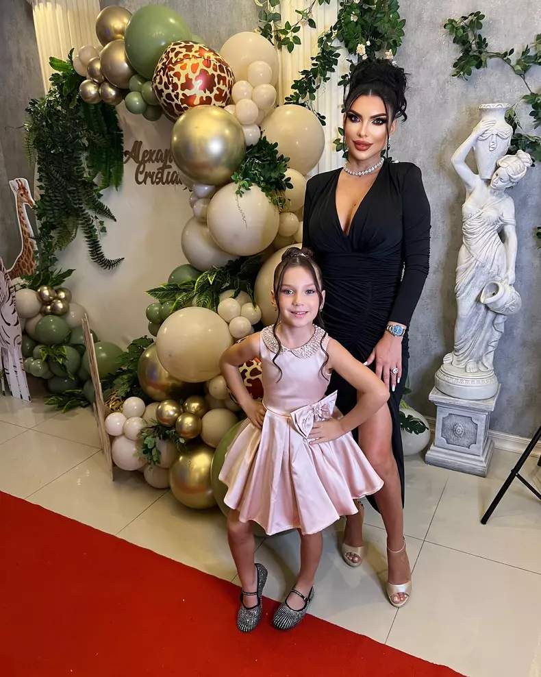 andreea tonciu cu fiica ei