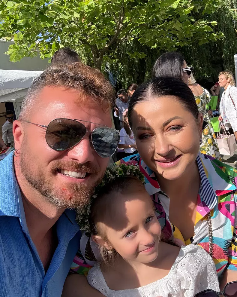 gabriela cristea-tavi clonda-copil4