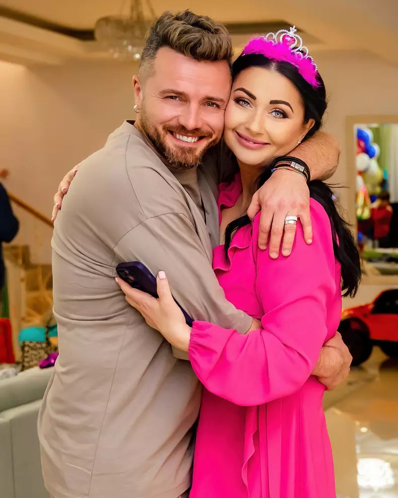 gabriela cristea-tavi clonda9