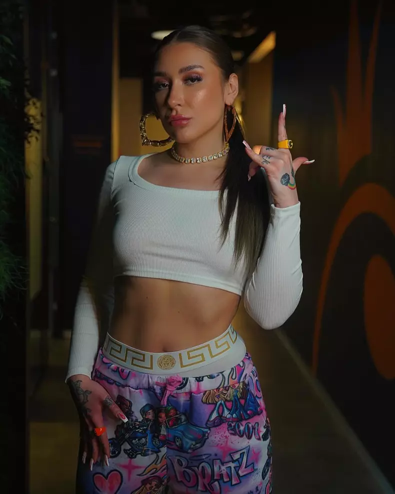 Emy Alupei9