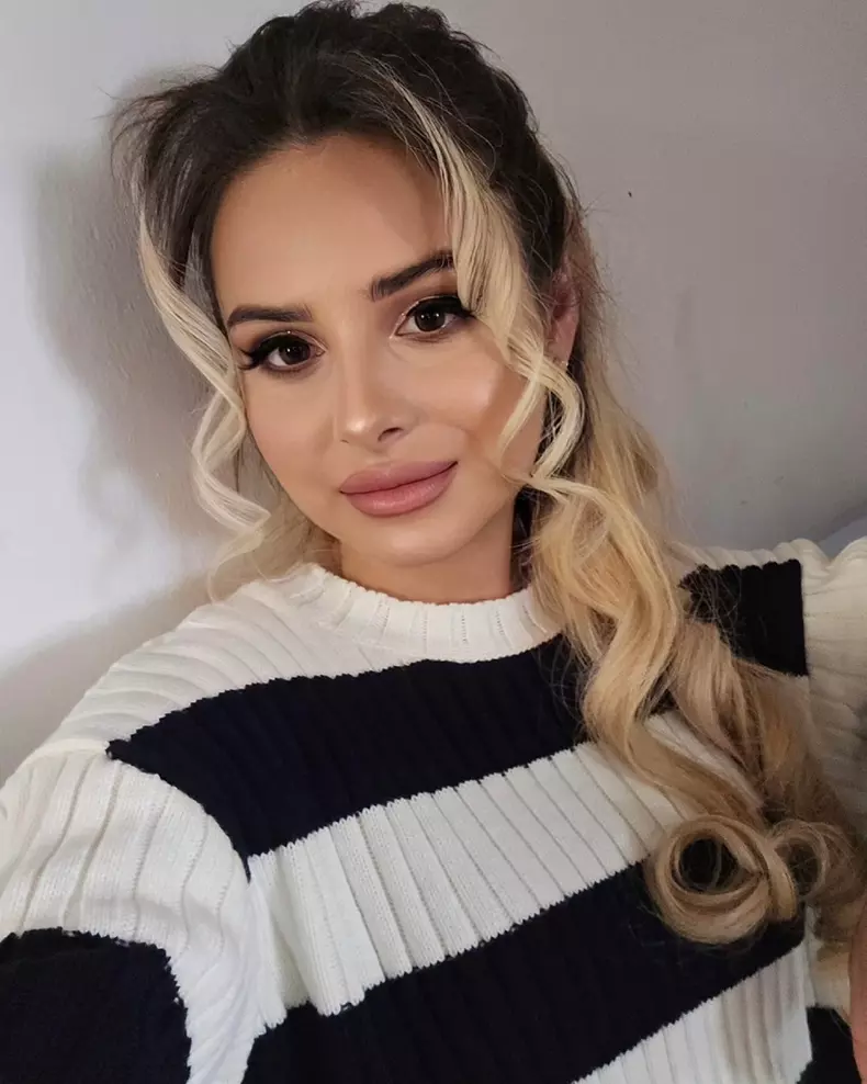 Ana Maria Măriuță de la Insula iubirii7