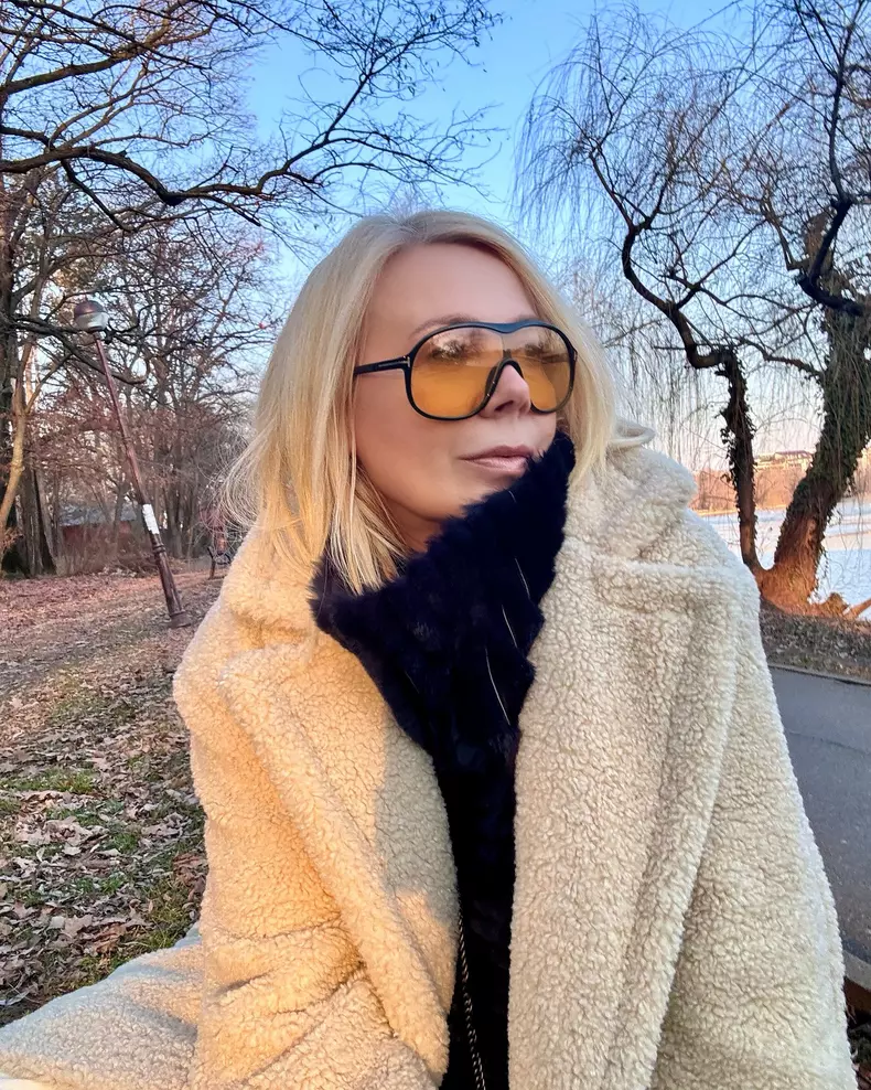 dana savuica 15