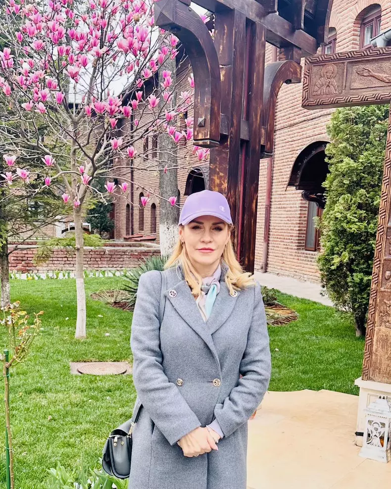 Gabriela Firea6