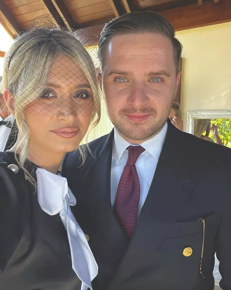 Stelian Bujduveanu sotie
