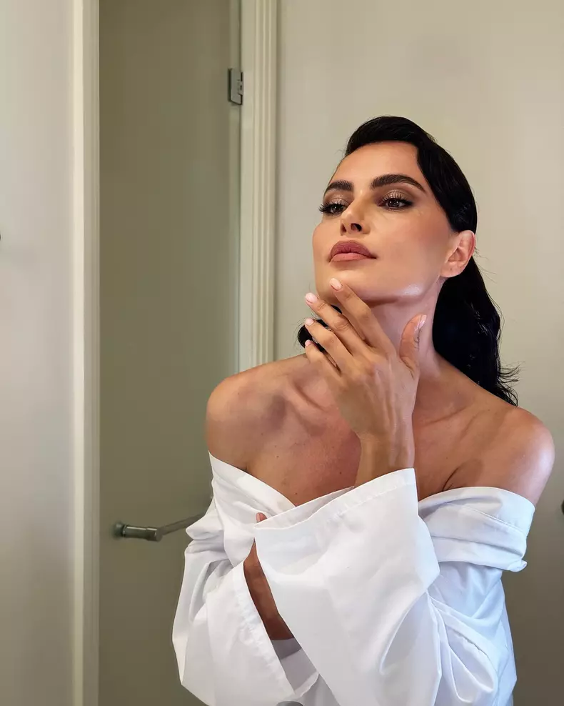 Catrinel Menghia 4