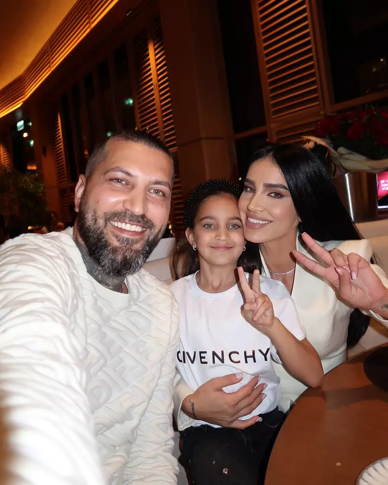 Adelina Pestrițu familie