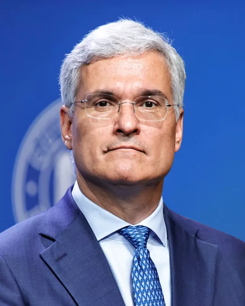 Dragoș Pîslaru1