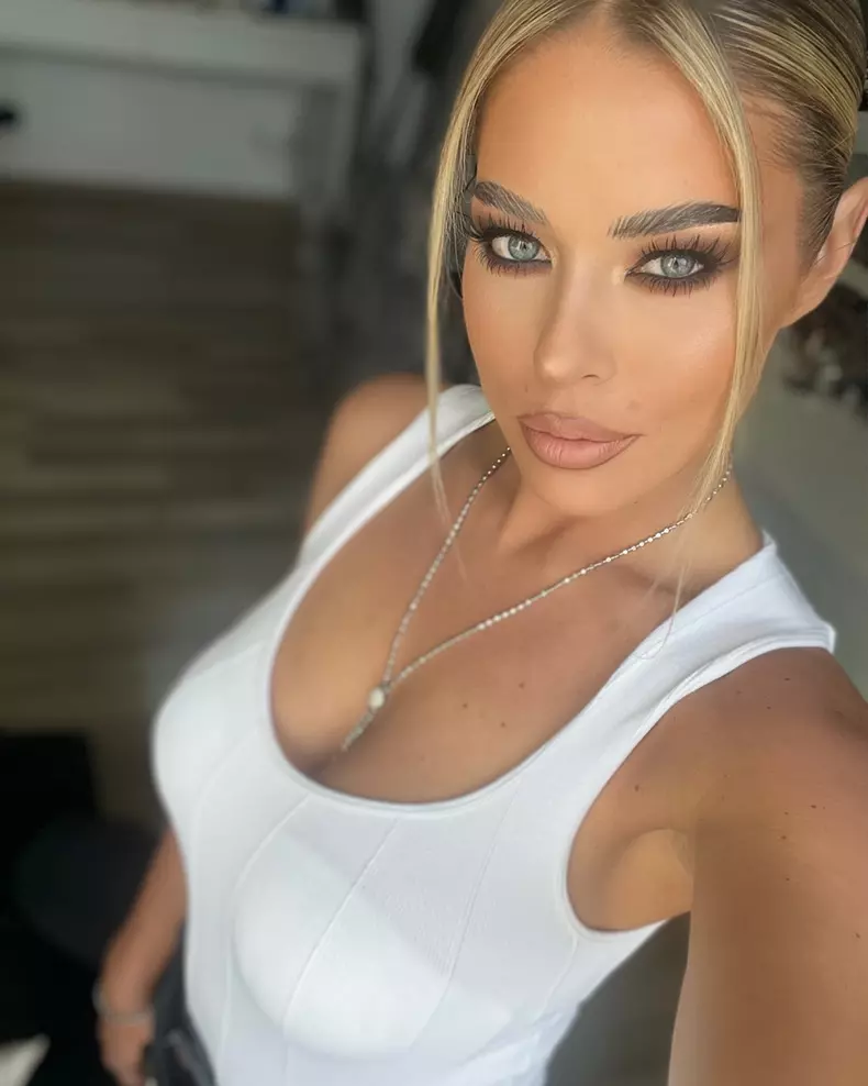 Roxana-Nemes-