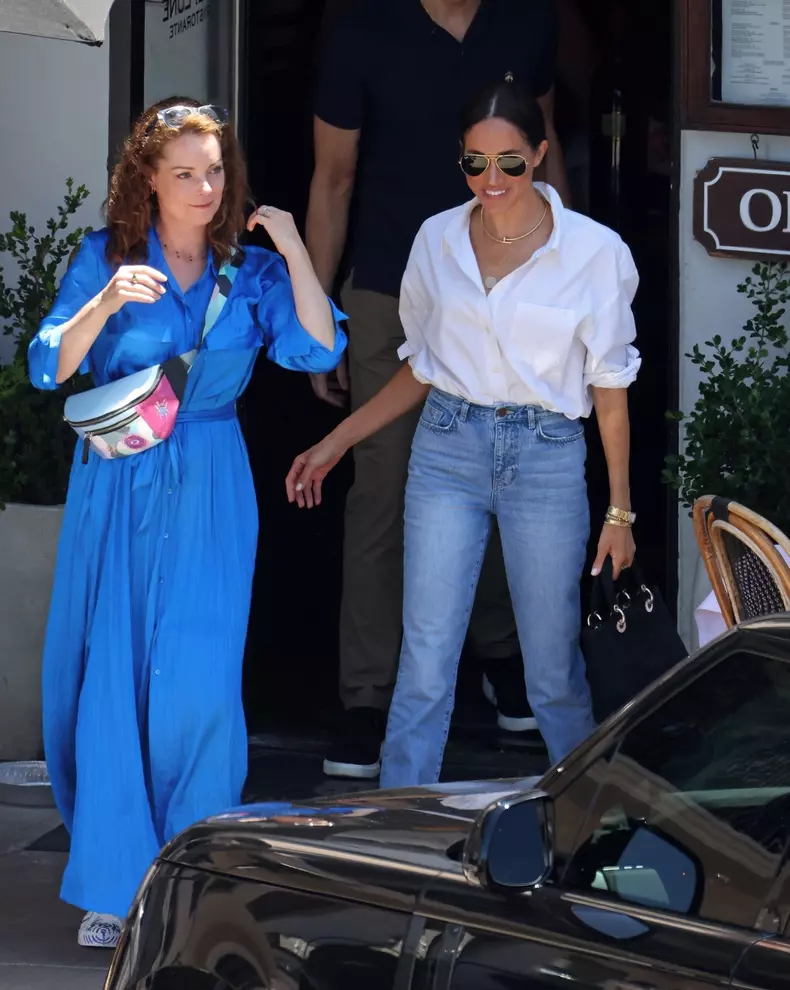 *PREMIUM-EXCLUSIVE* Meghan Markle shines as she makes a rare public appearance for lunch with fellow actress, Kimberly Williams-Paisley in Montecito **WEB EMBARGO UNTIL 3 AM EDT on July 24, 2024**