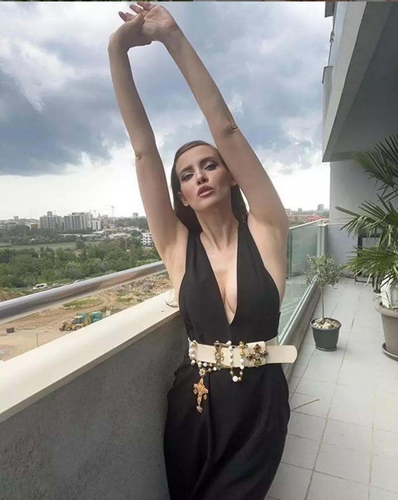 Iulia-albu-costum-baie5