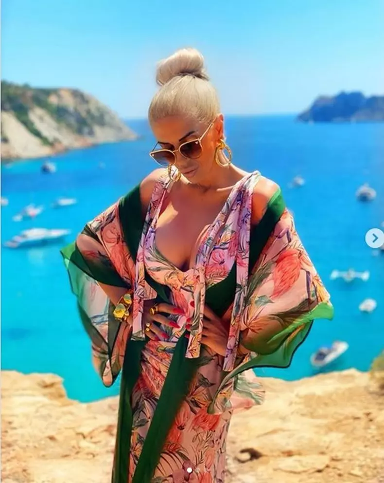 Raluca-Badulescu-plaja