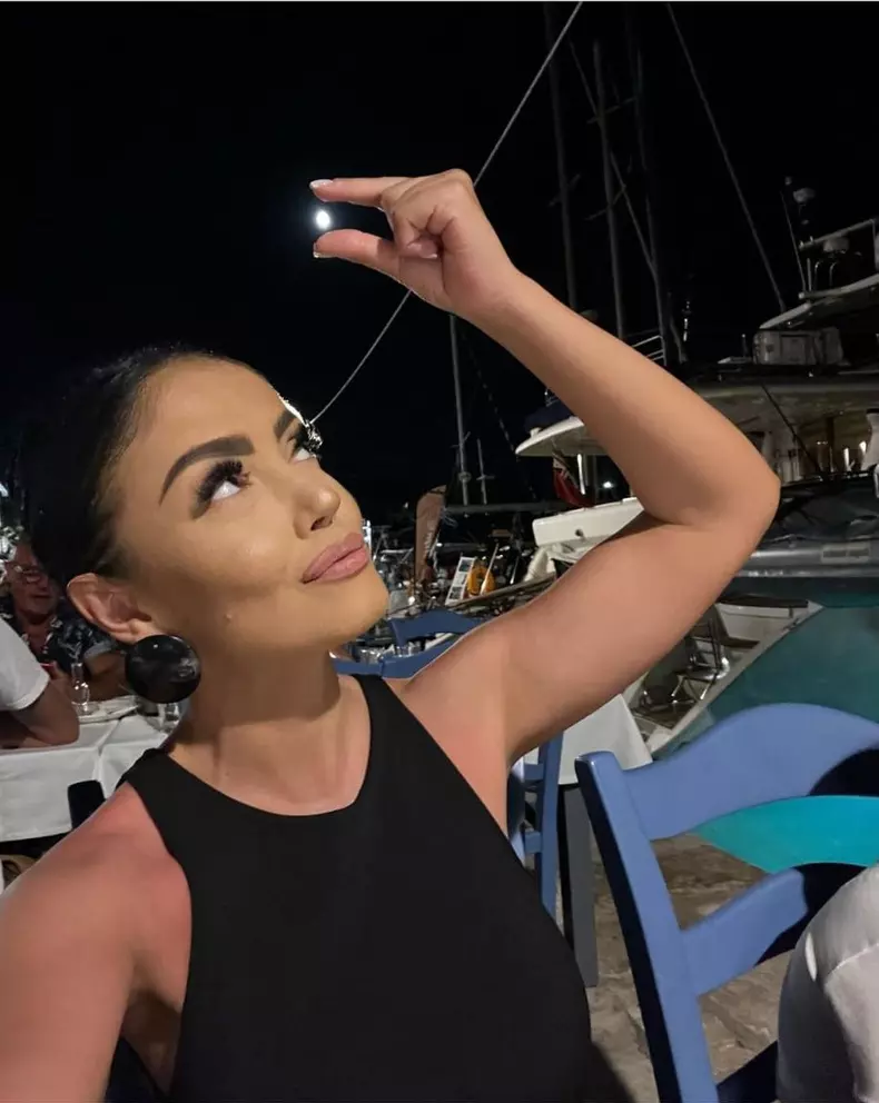 Andreea-Mantea-costum-de-baie-4