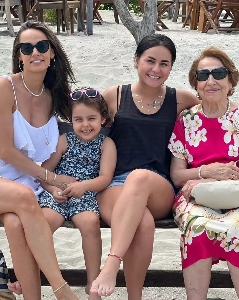 fata-adoptata-andreea-raicu-9