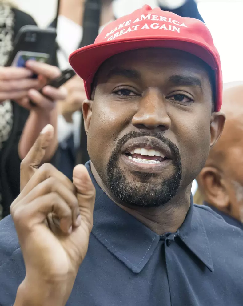 Soția lui Kanye West, apariție șocantă pe străzile din Italia. Bianca Censori a renunțat la haine